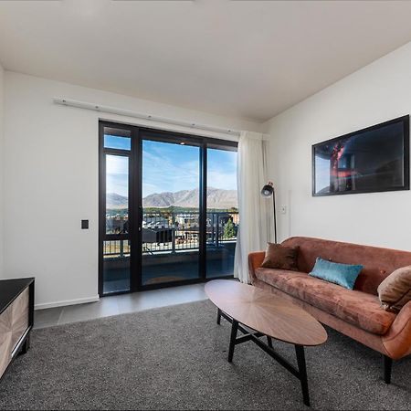 Galaxy Boutique Hotel Lake Tekapo Exterior photo A living room in a typical apartment