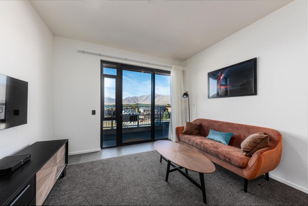 Galaxy Boutique Hotel Lake Tekapo Exterior photo A living room in a typical apartment